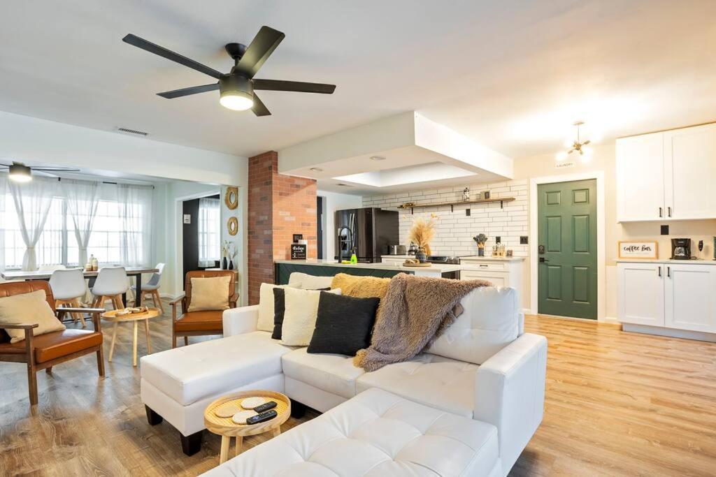 Cozy Lakefront Home W/ Pool -7 Mins From Legoland วินเทอร์เฮเวน ภายนอก รูปภาพ